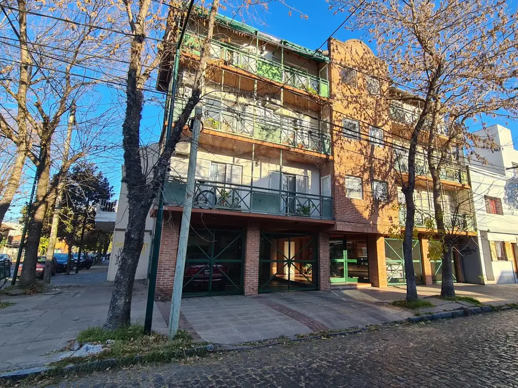 Departamento 2 ambientes con cochera doble y balcon - Foto 20