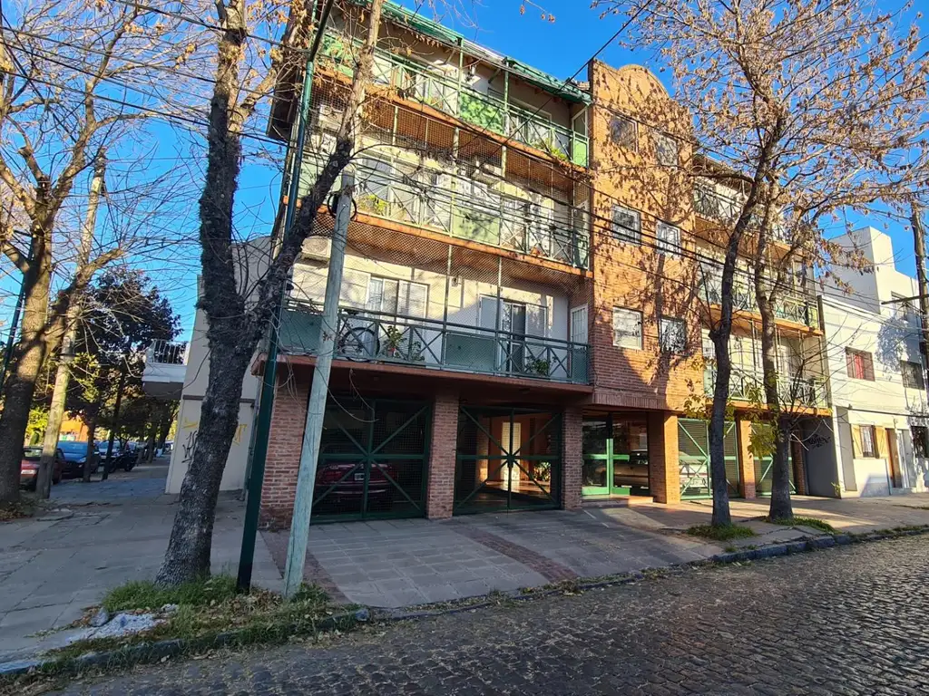 Departamento 2 ambientes con cochera doble y balcon - Foto 19