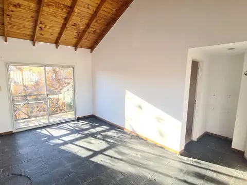 Departamento 2 ambientes con cochera doble y balcon - Foto 0