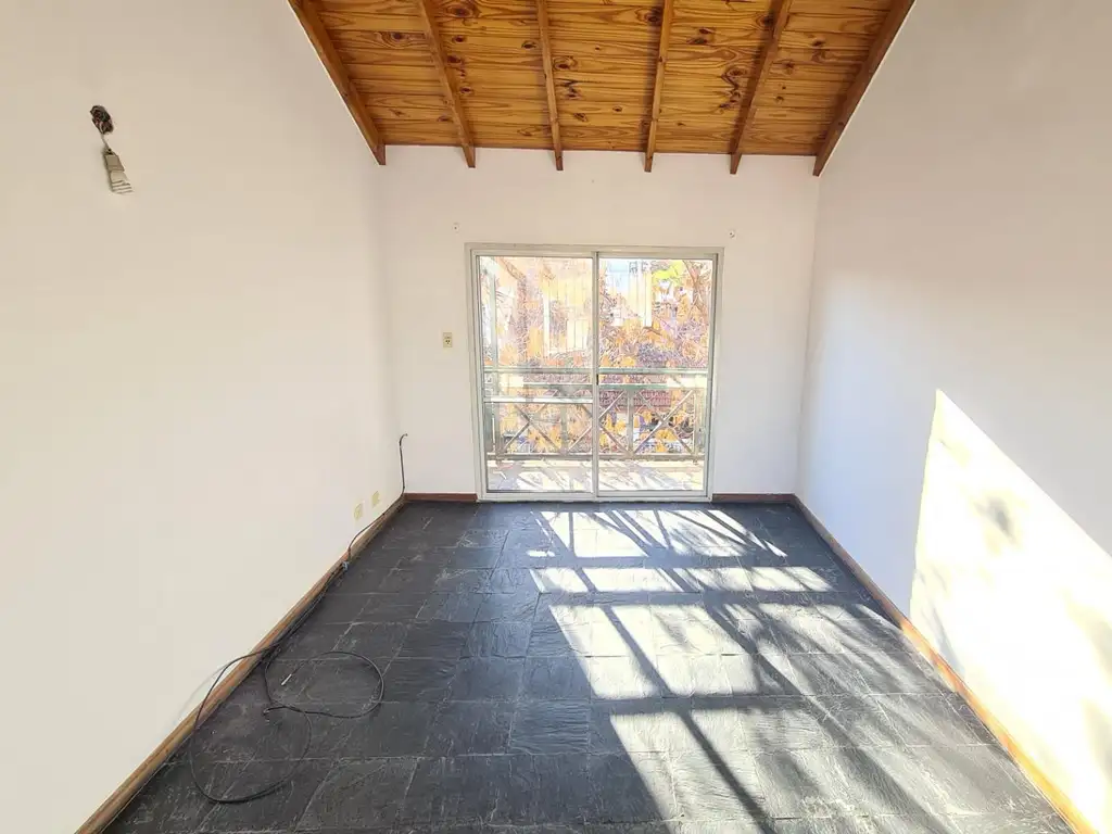 Departamento en Alquiler con cochera