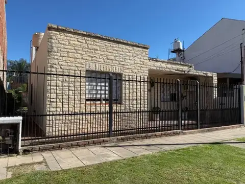 Casa 3 ambientes a la venta en Don Torcuato