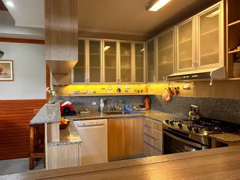 Depto Tipo Casa en Venta con 1 cocheras