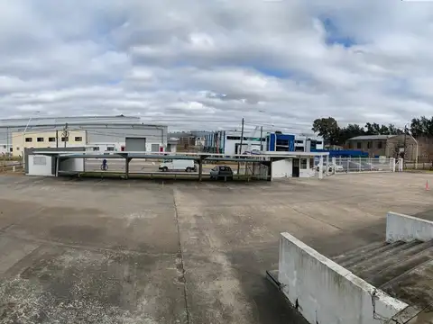 Calle 11 al 200 - 8166 m2