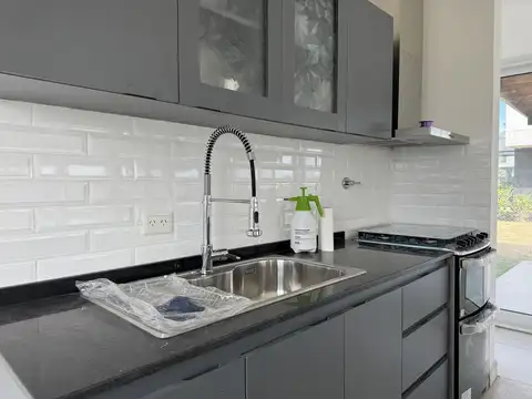 Casa 6 ambientes con 5 baños