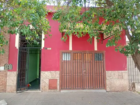 VENDO PH EN BARRIO TALLERES OESTE A REFACCIONAR