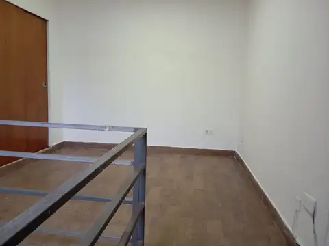¡Oportunidad Única! PH Funcional en Lanús Este