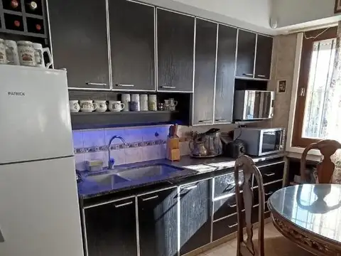 5 AMBIENTES CON VISTA AL MAR. GRAN LOTE ZONIFICACIO NR3.