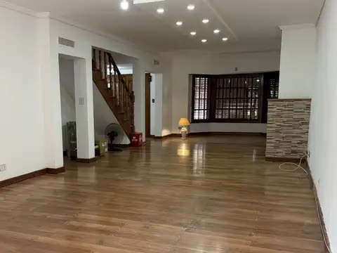 Casa en Alquiler con 1 cochera