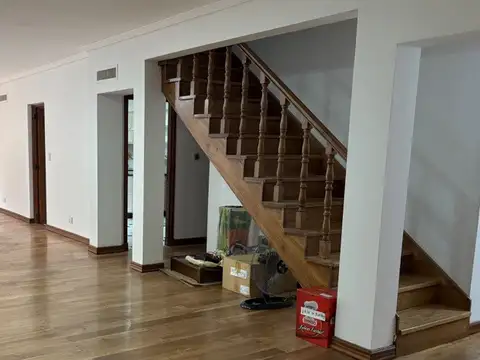 Casa 5 ambientes con 3 baños
