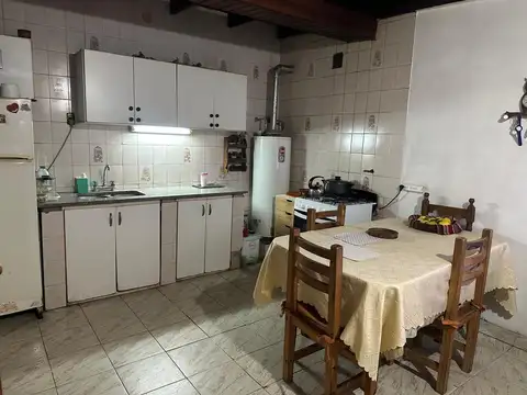 Casa en venta - 2 Dormitorios 1 Baño - La Plata