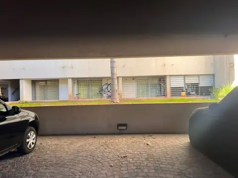 Cochera Doble Ubicada en Esquina