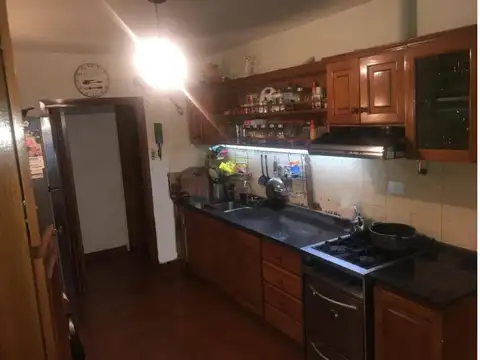 Casa 6 ambientes con 3 baños