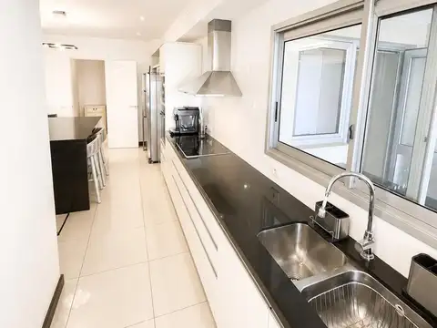 Departamento 6 ambientes con 3 baños