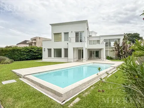 Casa en alquiler anual en Ayres de Pilar