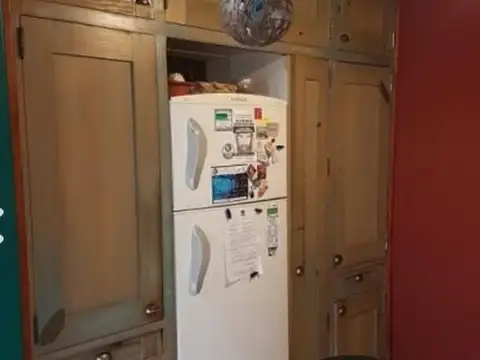 CASA CON LOTE IDEAL UBICACION ACEPTA PERMUTA ! OPORTUNIDAD!