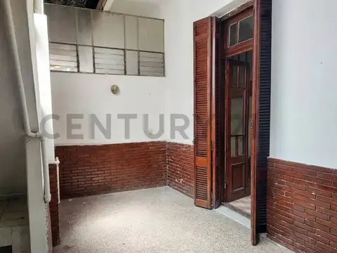 Caperucita 1100, Piso 0