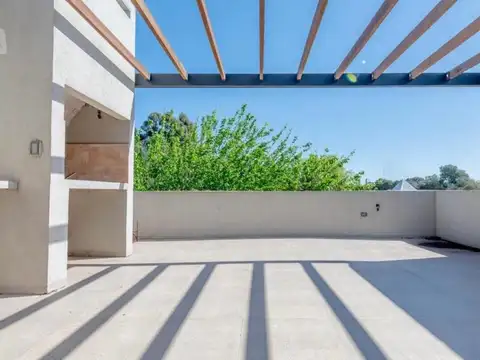 Departamento en Alquiler con 1 cocheras