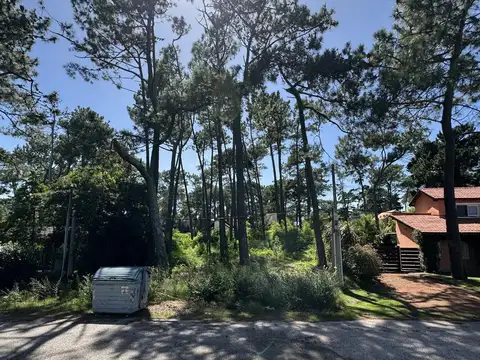 Terreno en Venta en Pinares, USD 130.000