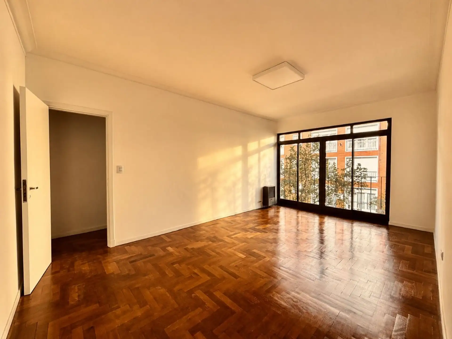 Depto 3 amb con dependencia, 70m² — Centro