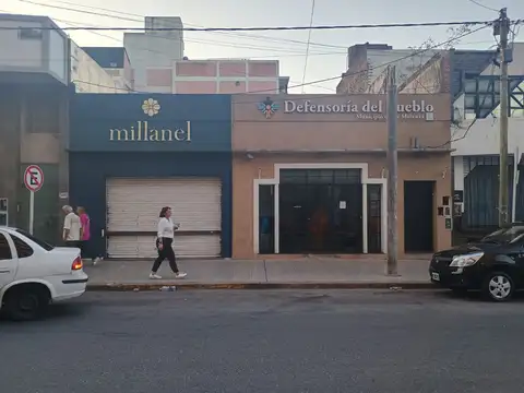 Locales en excelente ubicación a 120 mts. Plaza San Justo