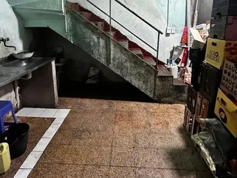 Local comercial 93,85 M2  en 2 plantas  en venta ubicado en Parque Patricios