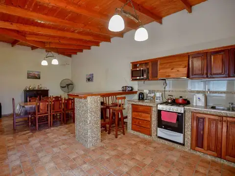 Casa 3 ambientes con 2 baños