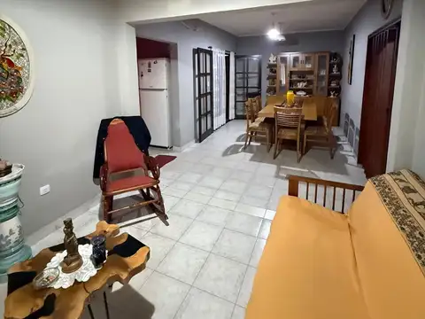 Casa 7 ambientes con 1 baño