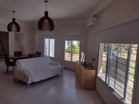 Casa 3 ambientes con 2 baños