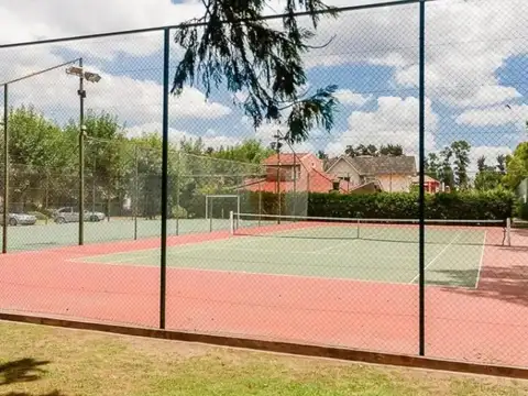 Terreno en Venta en Prados del Oeste, USD 32.000