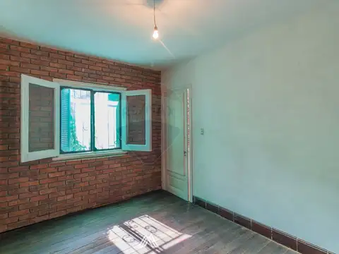 Casa 7 ambientes con 2 baños