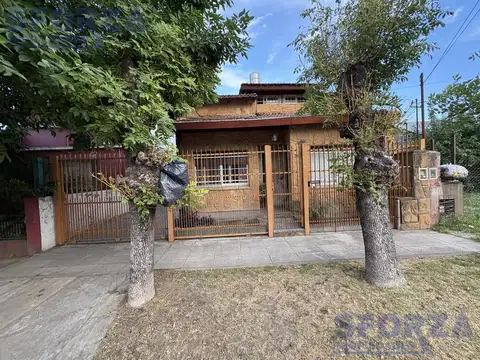 Casa 5 ambientes con 2 baños