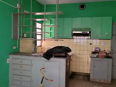 Casa 6 ambientes con 3 baños