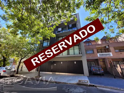 2 amb frente, balcón.Cochera individual con portón automatizado incluída.