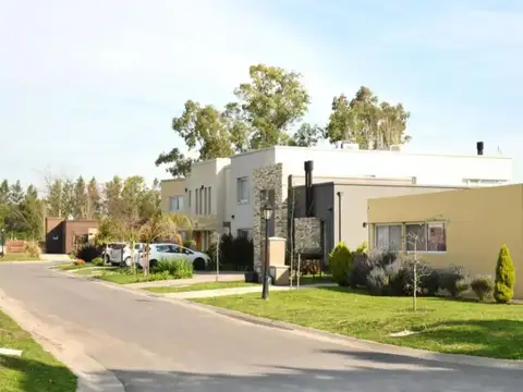 Venta de terreno en Barrio Santa Sofía, Pilar del Este