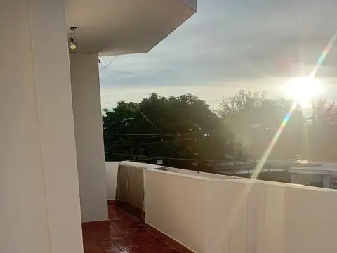 amplio 2 ambientes en alquiler