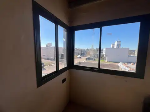 Casa 7 ambientes con 2 baños