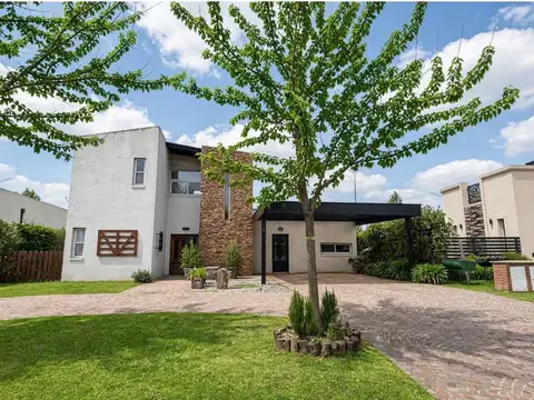 CASA 5 AMBIENTES PILETA SAN EDUARDO PILAR DEL ESTE