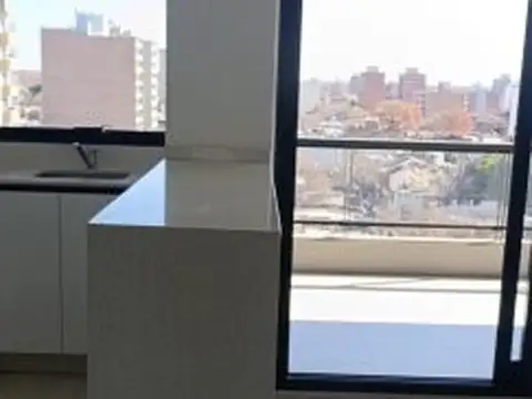 ALQUILO PISO EXCLUSIVO CON BALCÓN