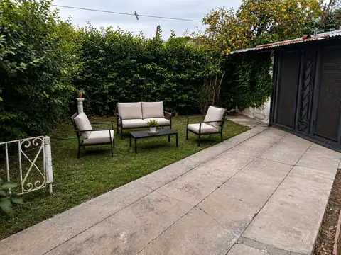 Venta Casa 3 ambientes con Jardin