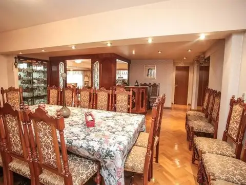 Departamento en Venta con 2 cocheras