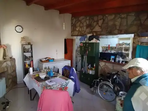 Casa 2 ambientes con 1 baño