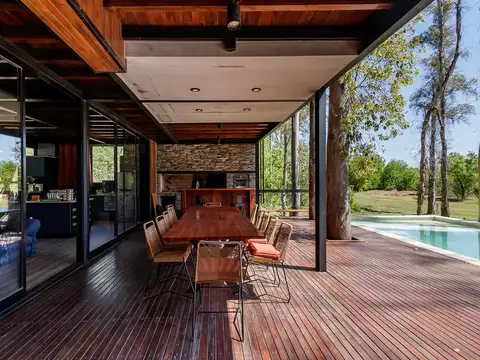 Casa 6 ambientes con 3 baños