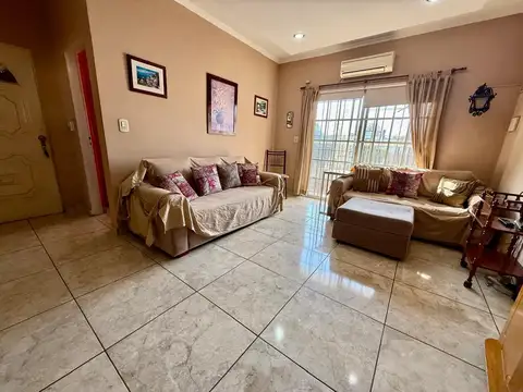 Depto Tipo Casa en Venta con 1 cocheras