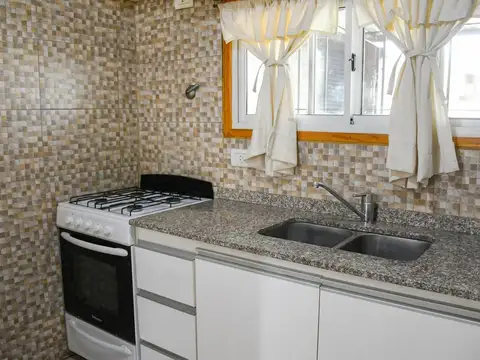 Casa 3 ambientes con 1 baño
