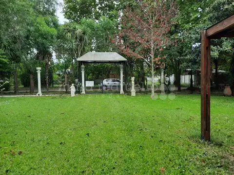 VENTA CASA EN CHASCOMUS BARRIO PARQUE LAGUNA