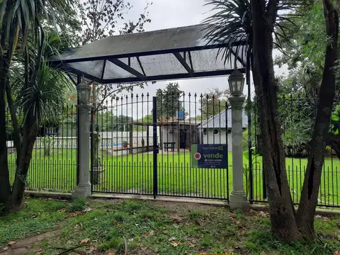 VENTA CASA EN CHASCOMUS BARRIO PARQUE LAGUNA