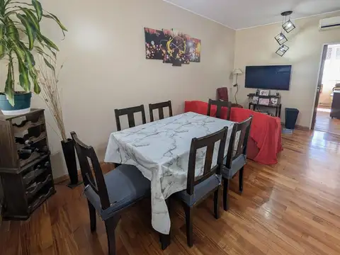 3 ambientes refaccionado  piso alto, seguridad 24 hs.