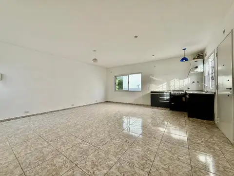 Depto Tipo Casa en Alquiler de 3 ambientes