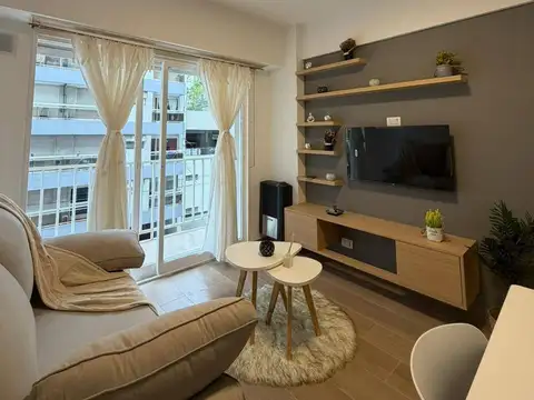 Venta Departamento 2 ambentes al frente con balcón. Zona Aldrey