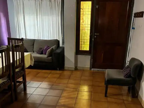Casa 4 ambientes próximo Av Maipú. Olivos